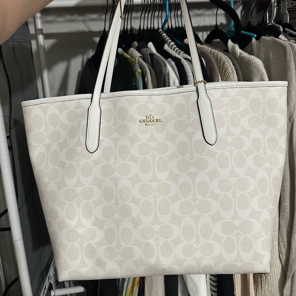 Coach City Tote in Glacier White signature Canvas